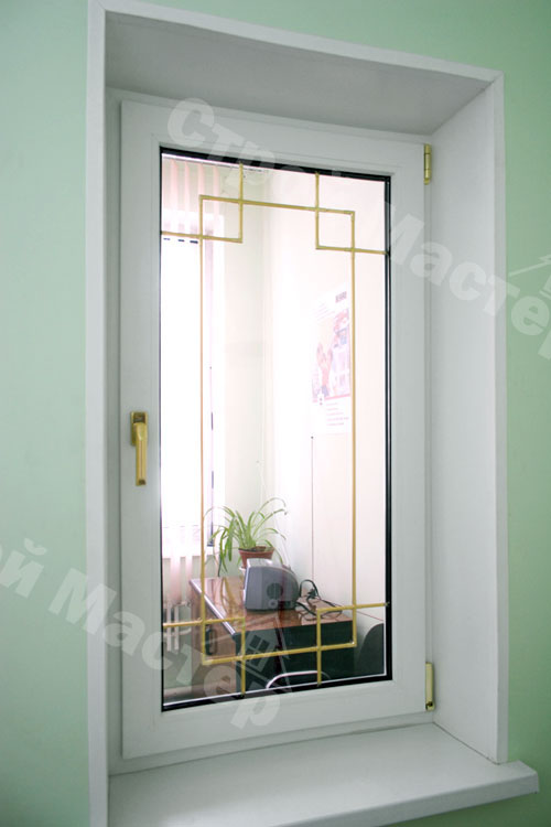 Окно со шпросами (8 мм., золото)